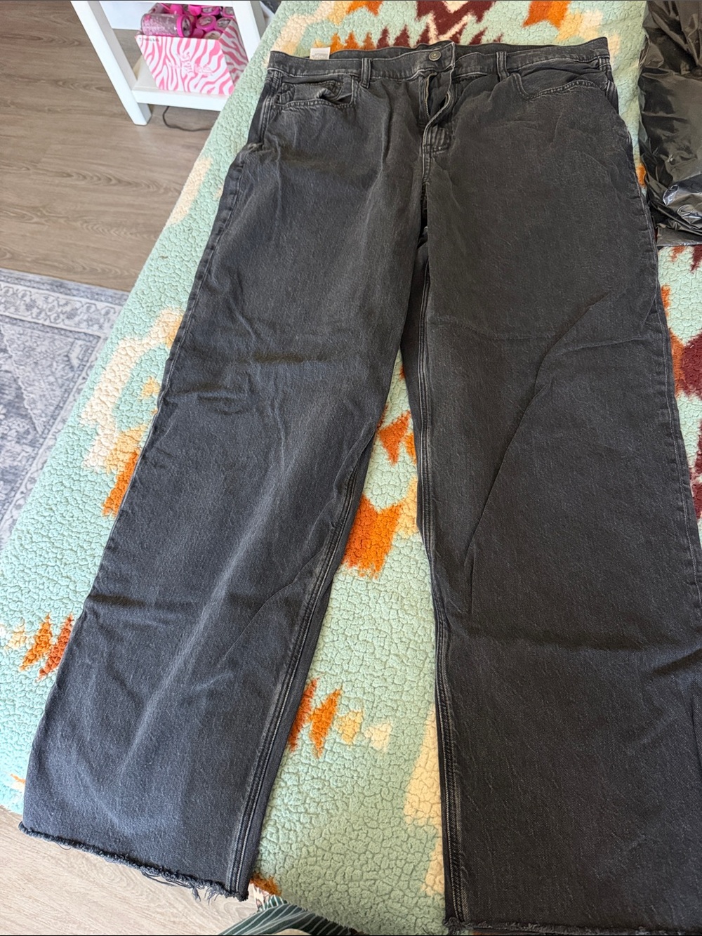 American Eagle Outfitters Straight-Leg Jeans in Washed Black